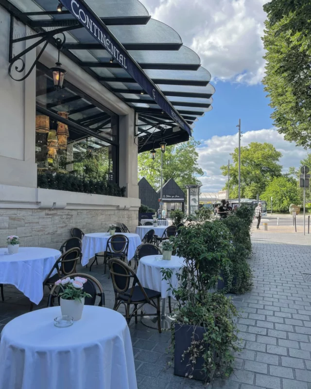 Le soleil est de retour, et notre terrasse aussi.
Installez-vous, détendez-vous et savourez l’instant.🌿🌞